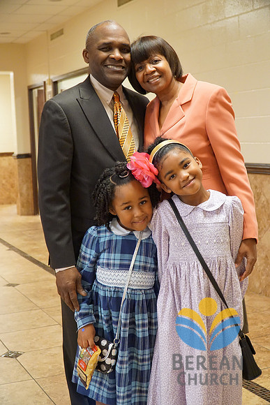 David & Fran Long with grandchildren celebrating 35 years of marriage!