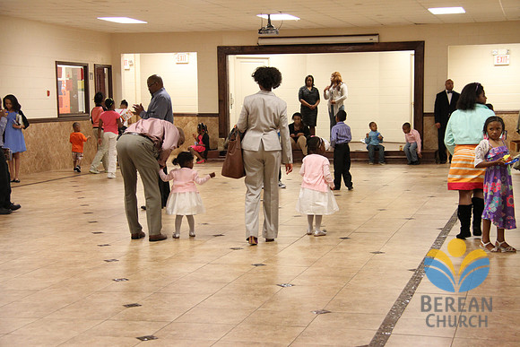 Daddie & Mommie With Little Ones