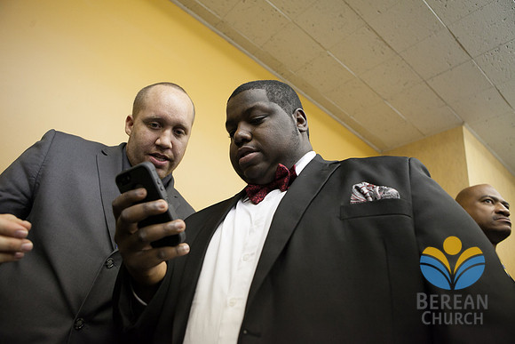 Pastors share ideas using technology